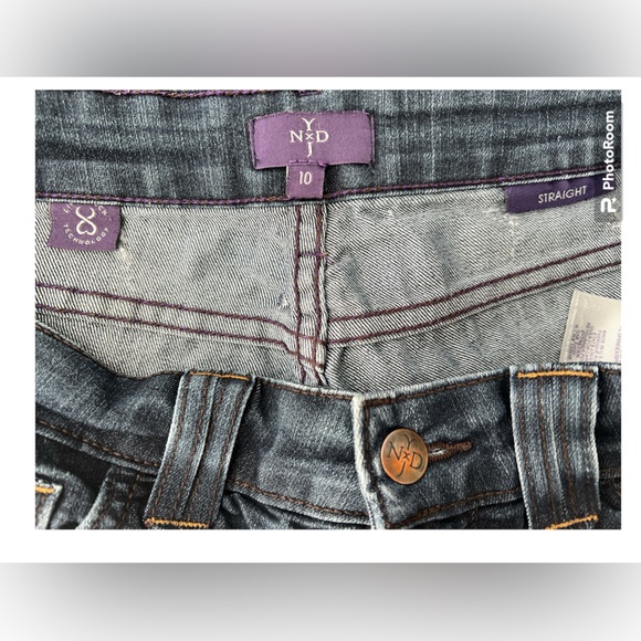 NYDJ Marilyn Straight Jeans DARK WASH distressed naturally SZ 10 EUC - Picture 10 of 13